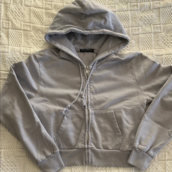 Brandy Melville Bundle of FOUR! Hoodie, Sweatshirt, Bomber Jacket, Brielle Jeans - Picture 2 of 16